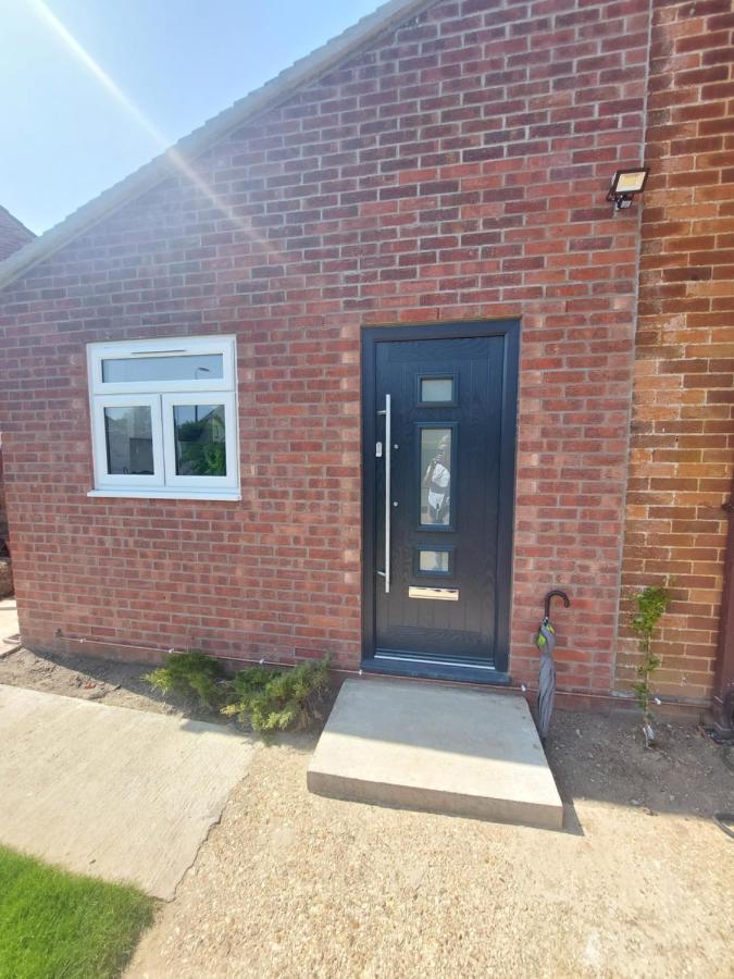 New, Stylish Studio Flat With Private Patio And Free On-Street Parking Check Out At 11Am Bournemouth Ngoại thất bức ảnh