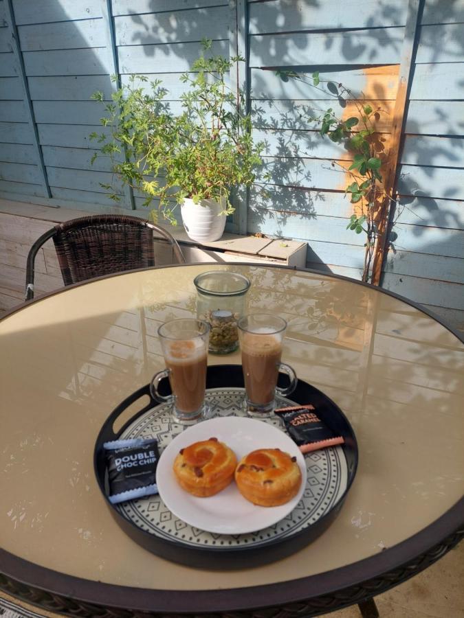 New, Stylish Studio Flat With Private Patio And Free On-Street Parking Check Out At 11Am Bournemouth Ngoại thất bức ảnh