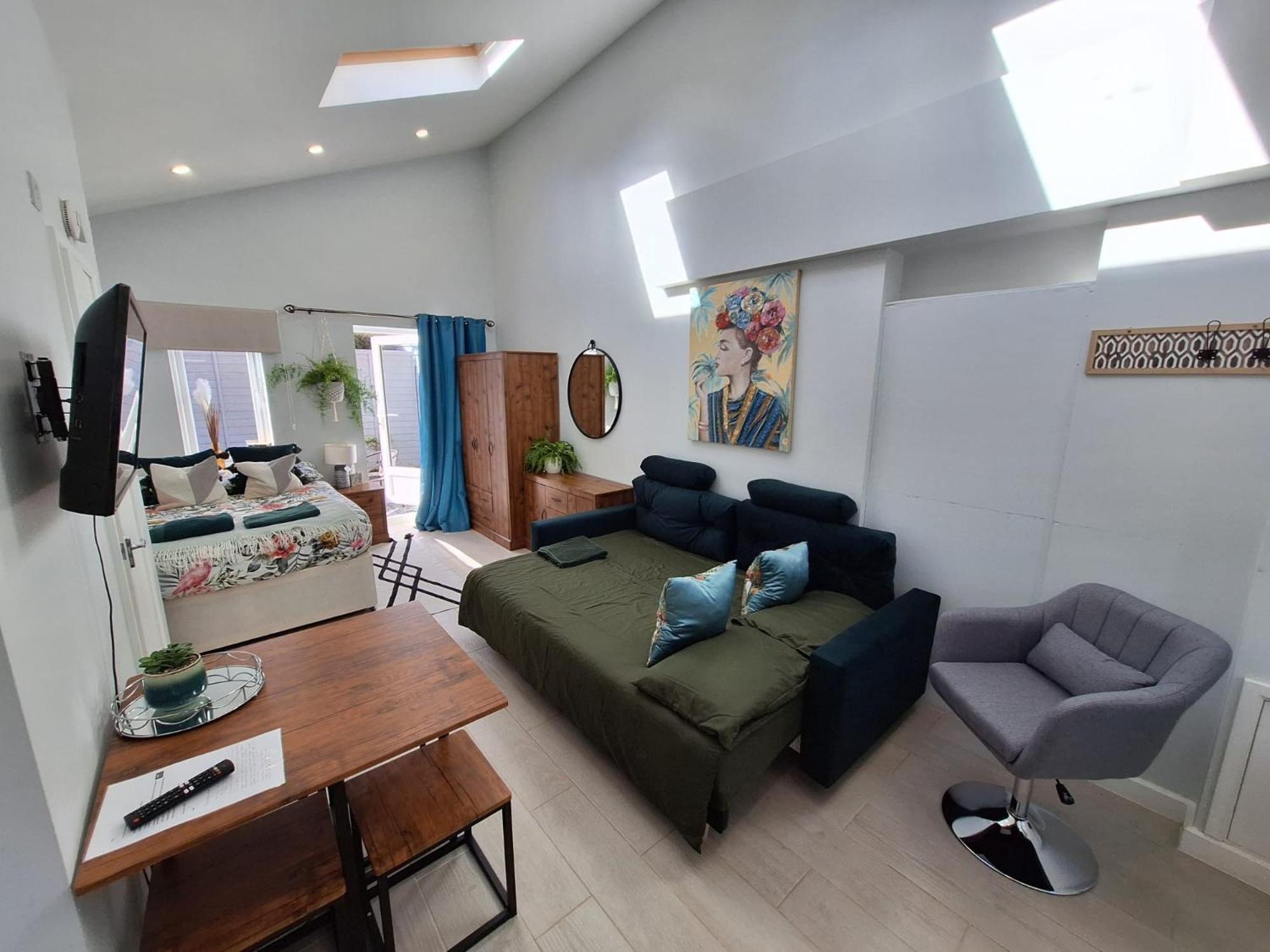 New, Stylish Studio Flat With Private Patio And Free On-Street Parking Check Out At 11Am Bournemouth Ngoại thất bức ảnh